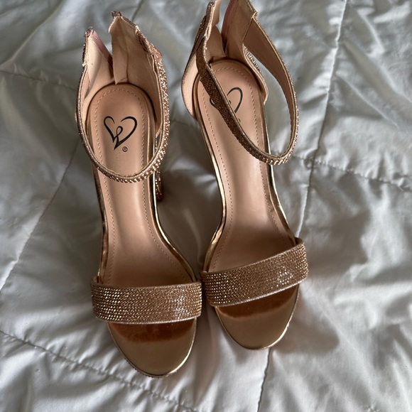 Windsor Rose Gold Bejeweled Heel - Picture 3 of 8